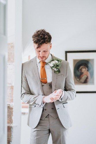 mobile - carousel-hero-element image-5