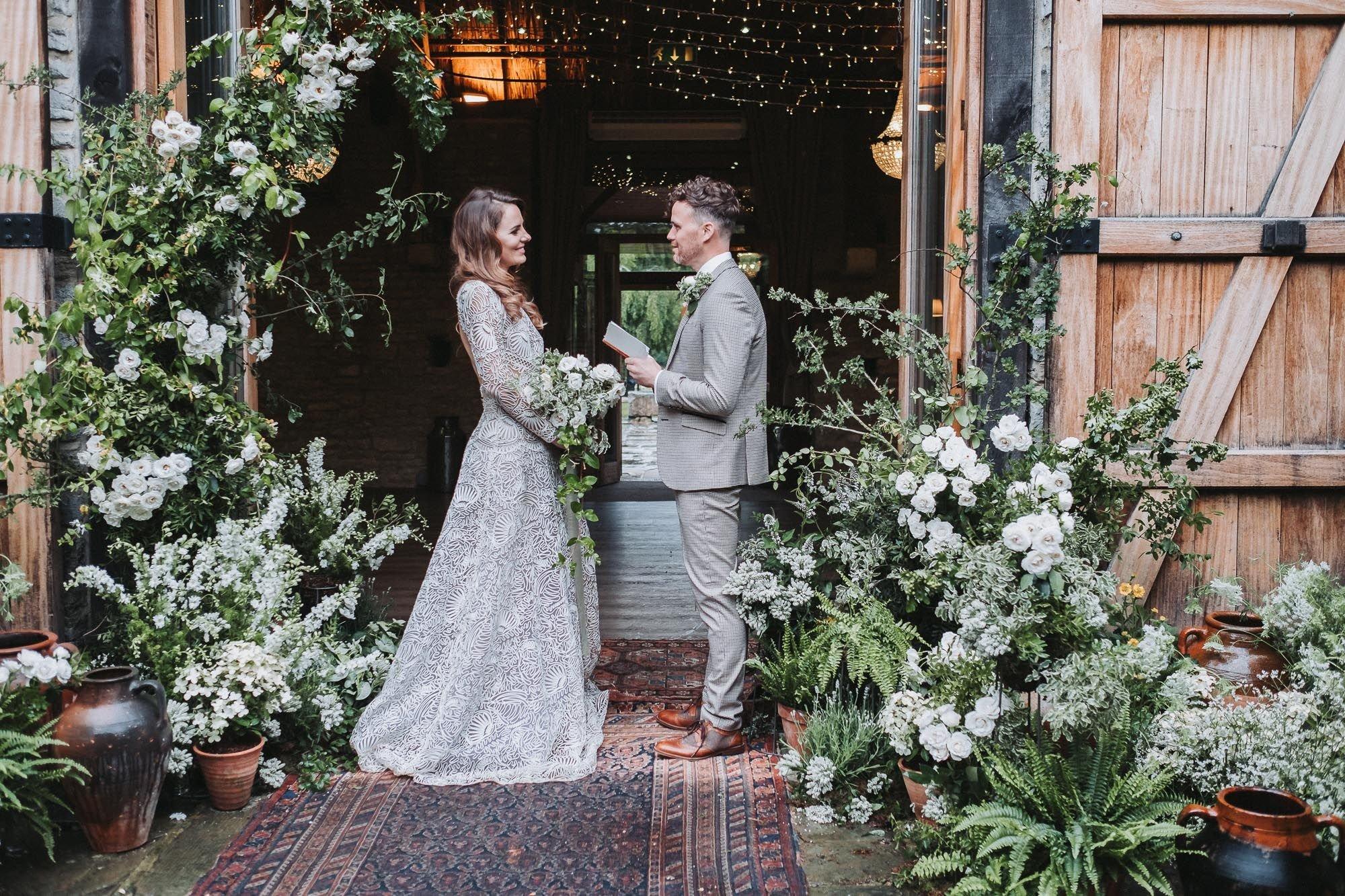 carousel-hero-element image-0